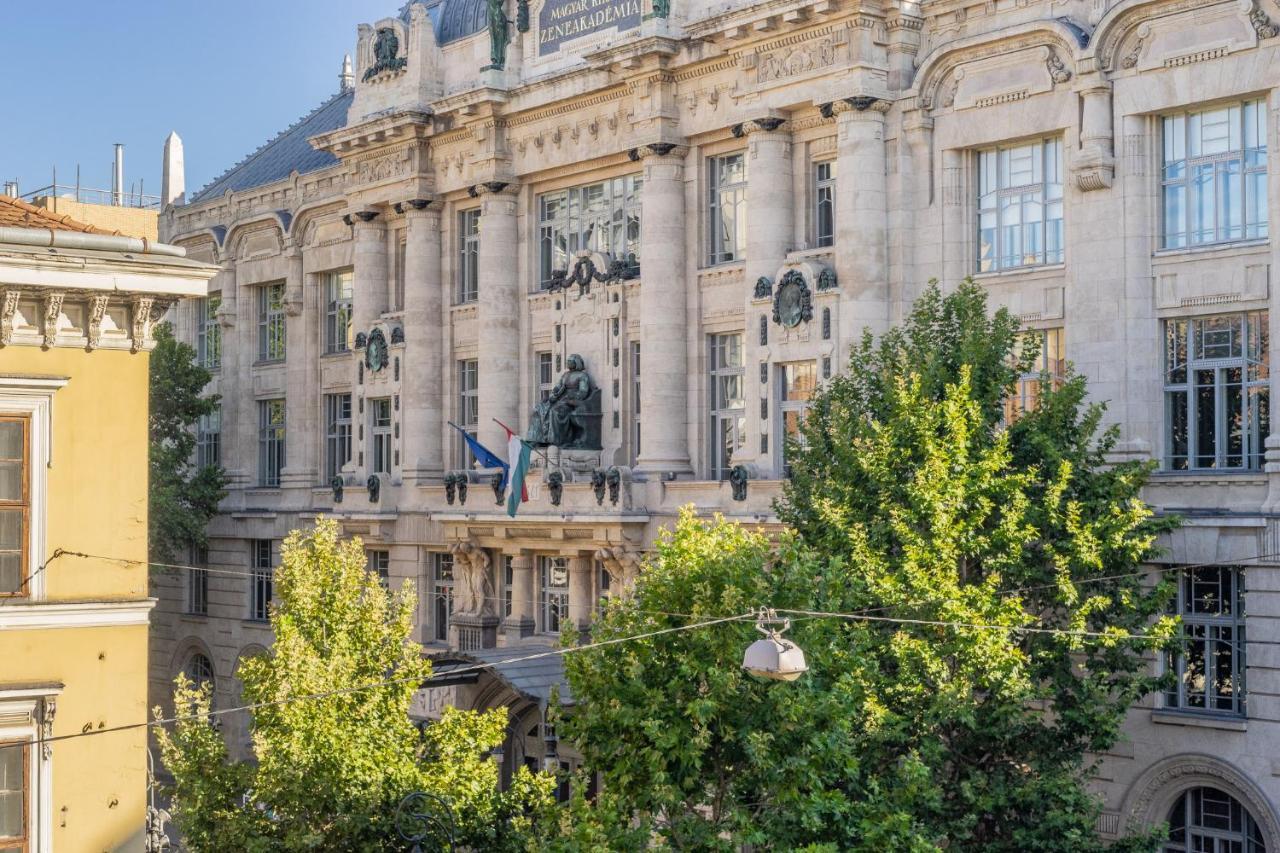 Bright Nest Liszt Academy *